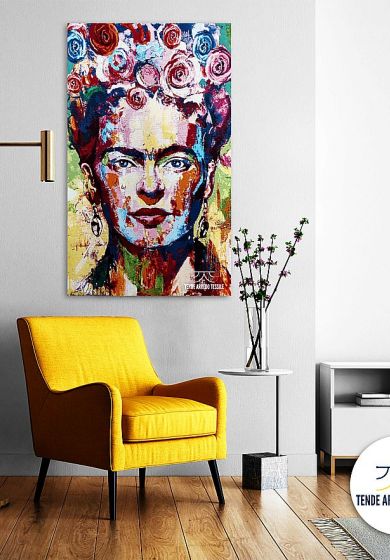 Living room with Poster Mockup Frida Kahlo risultato be3d3c3b
