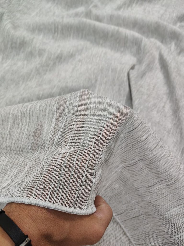 tenda a metro in bouclè unito h320 cm col. grigio 7 IMG20250709110834 risultato