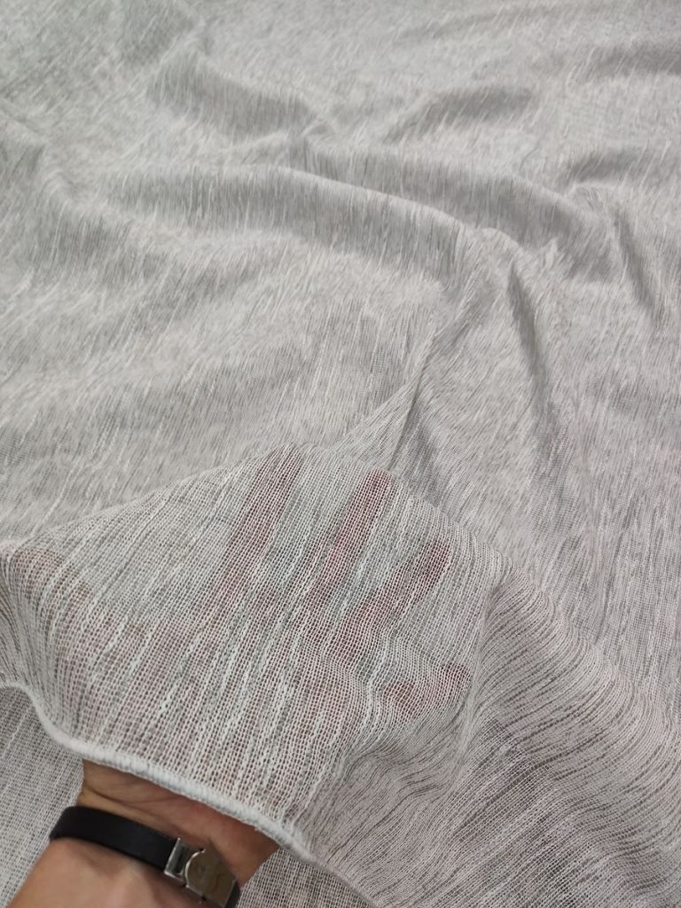 tenda a metro in bouclè unito h320 cm col. grigio 6 IMG20250709110839 risultato