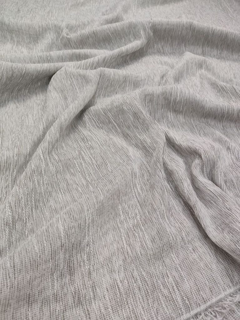 tenda a metro in bouclè unito h320 cm col. grigio 3 IMG20250709110859 risultato