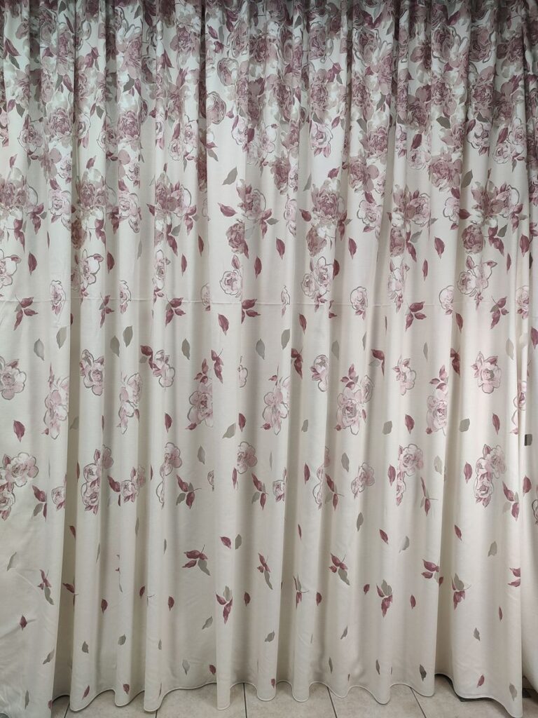 tenda a metro in devorè altezza 3 metri rosa 1 IMG20250927104628 risultato