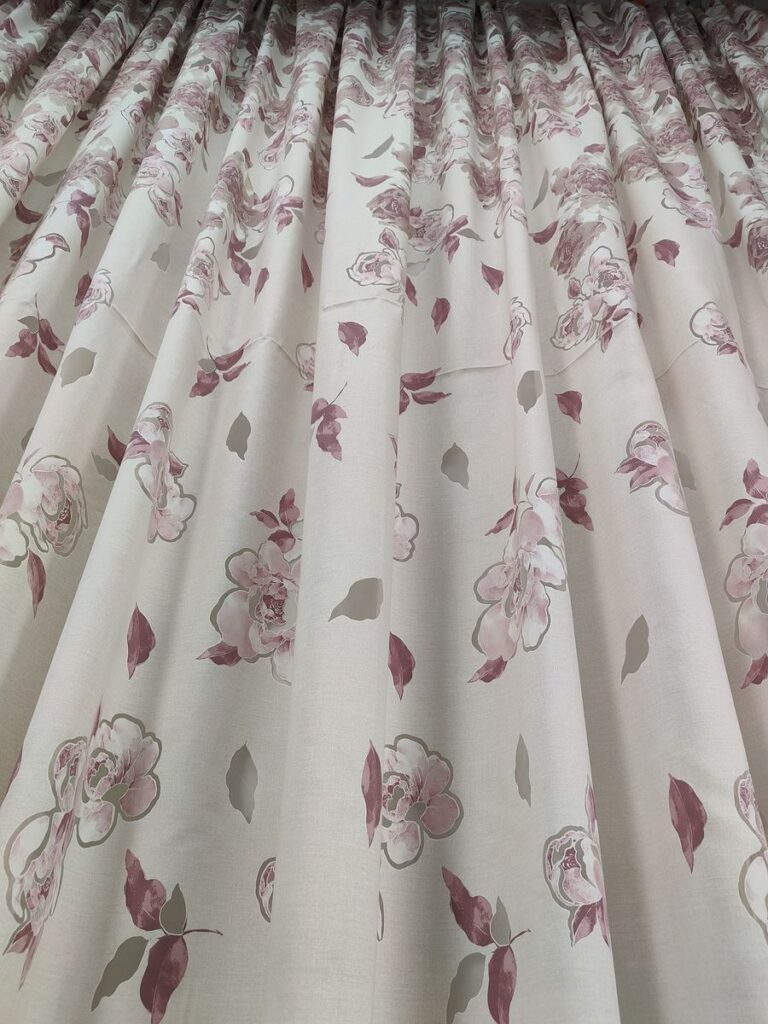 tenda a metro in devorè altezza 3 metri rosa 11 IMG20250927104639 risultato