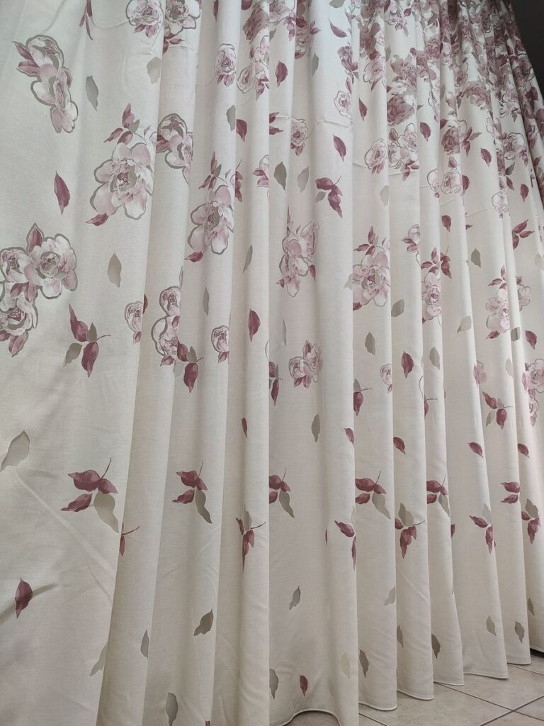 tenda a metro in devorè altezza 3 metri rosa 10 IMG20250927104652 risultato