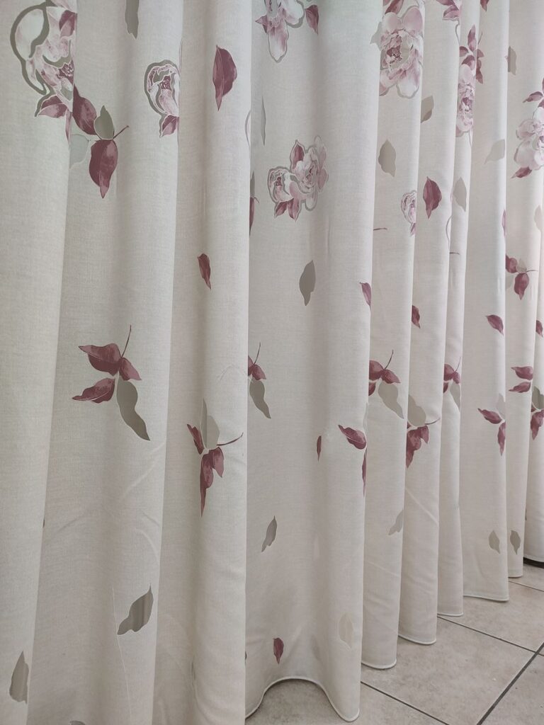 tenda a metro in devorè altezza 3 metri rosa 9 IMG20250927104654 risultato