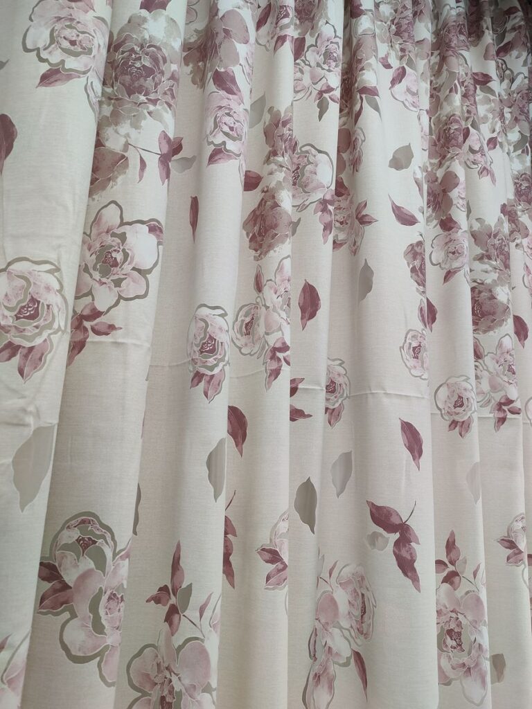 tenda a metro in devorè altezza 3 metri rosa 8 IMG20250927104659 risultato