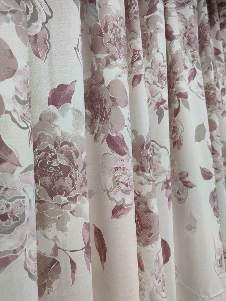 tenda a metro in devorè altezza 3 metri rosa 6 IMG20250927104707 risultato