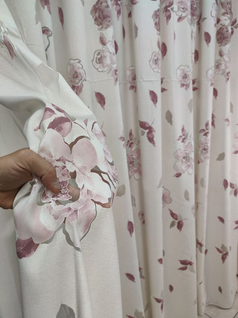 tenda a metro in devorè altezza 3 metri rosa 15 IMG20250927104755 risultato