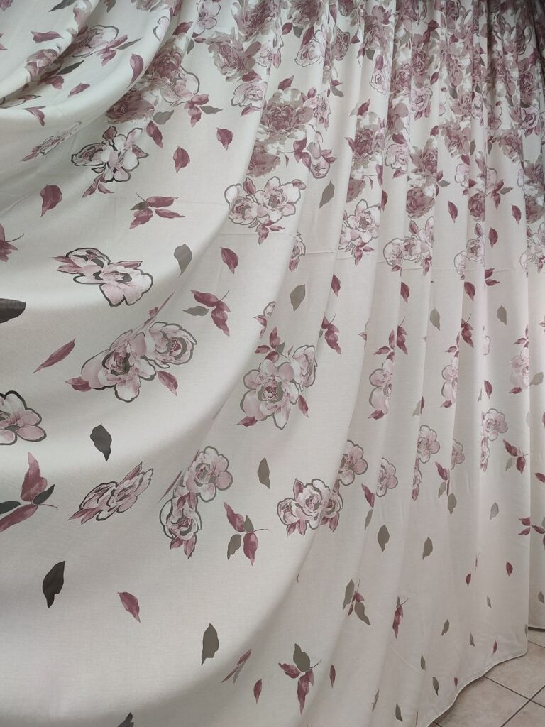 tenda a metro in devorè altezza 3 metri rosa 16 IMG20250927104802 risultato