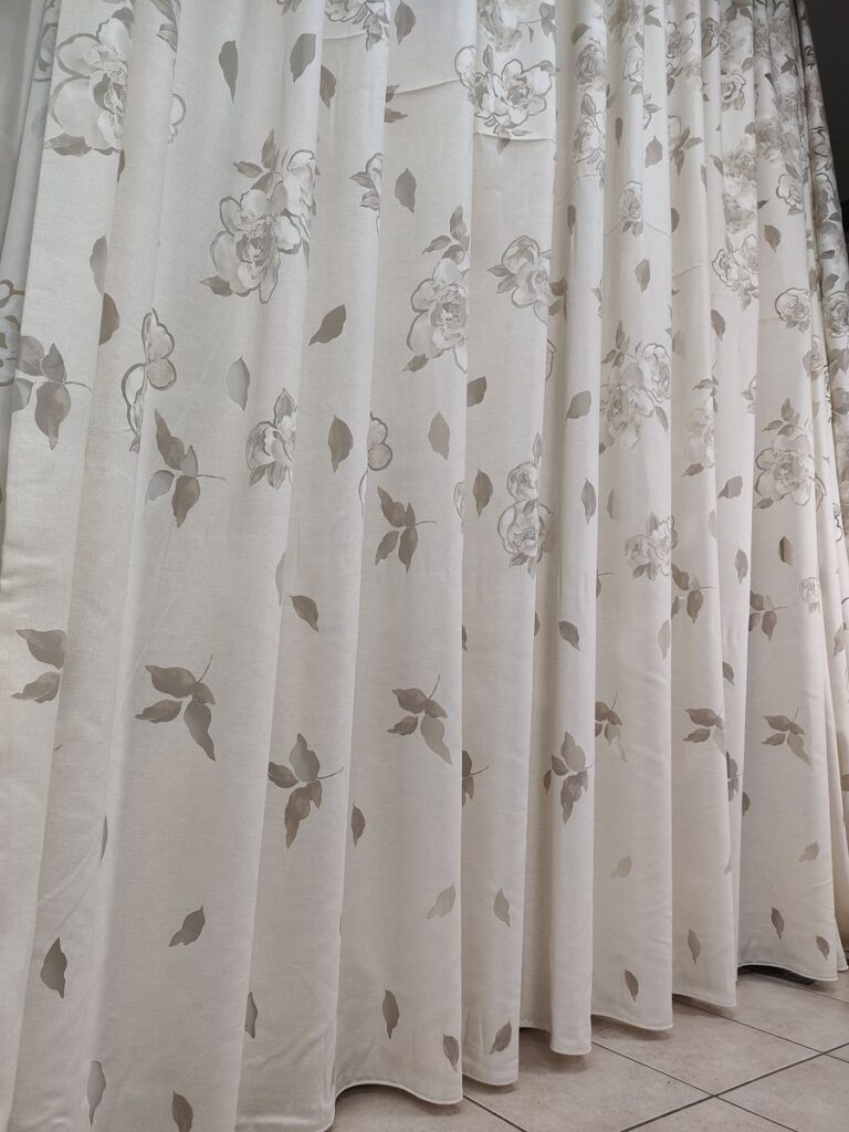 tenda a metro in devorè altezza 3 metri tortora 13 IMG20250927110029 risultato