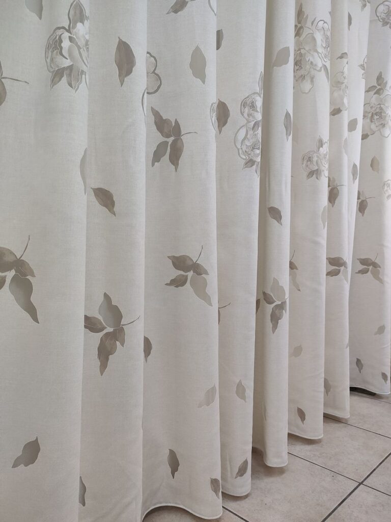 tenda a metro in devorè altezza 3 metri tortora 12 IMG20250927110031 risultato