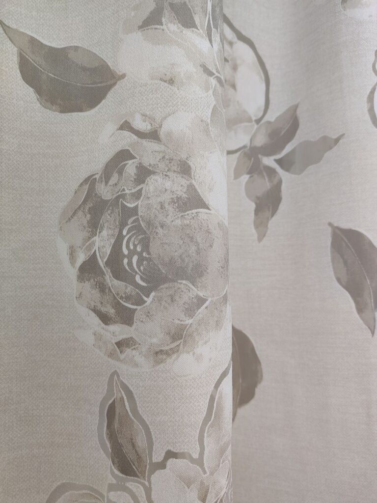 tenda a metro in devorè altezza 3 metri tortora 9 IMG20250927110042 risultato