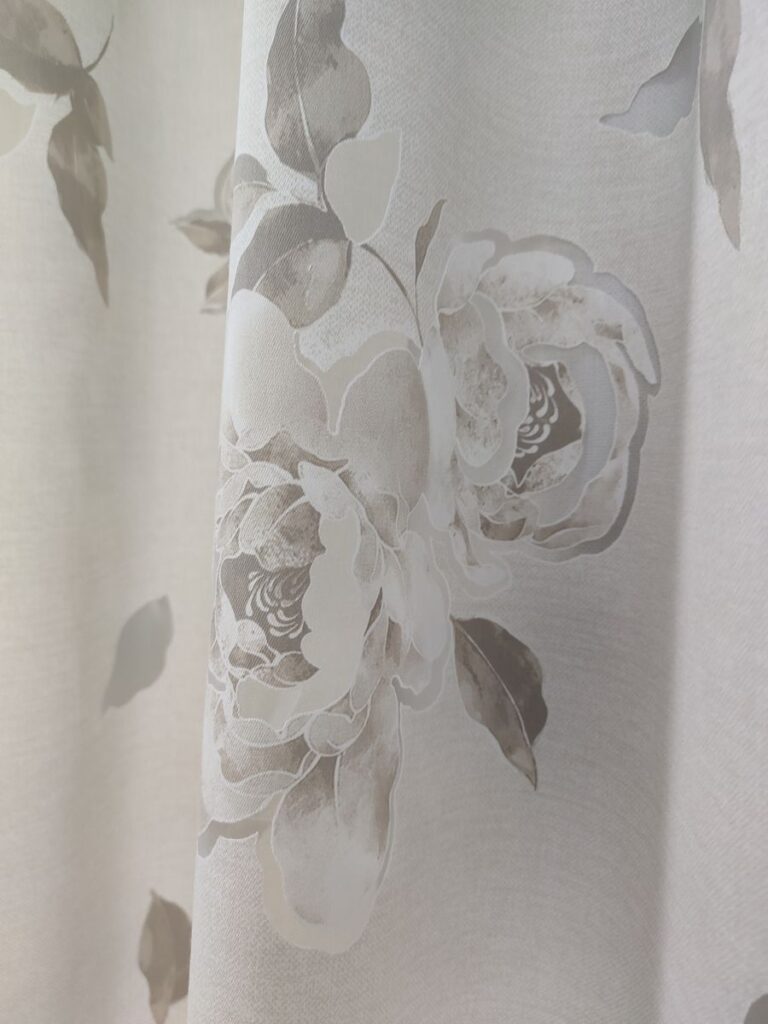 tenda a metro in devorè altezza 3 metri tortora 5 IMG20250927110117 risultato