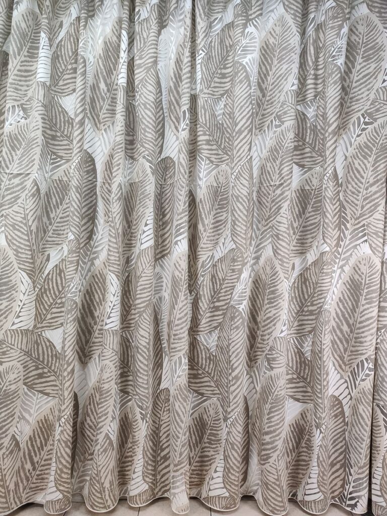 tenda a metro in devorè altezza 3 metri tortora 18 IMG20250927111341 risultato