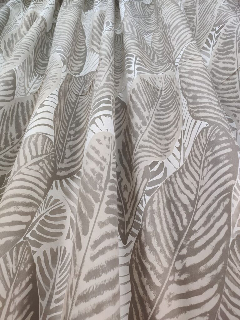 tenda a metro in devorè altezza 3 metri tortora 16 IMG20250927111349 risultato