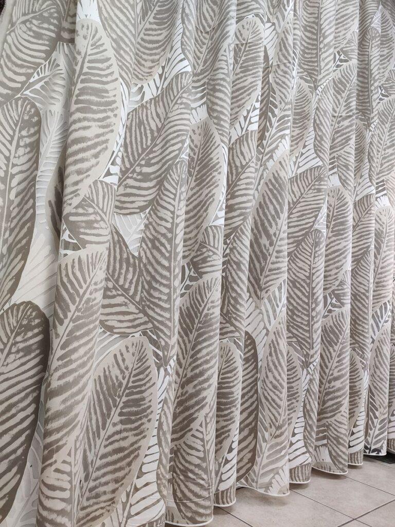 tenda a metro in devorè altezza 3 metri tortora 15 IMG20250927111418 risultato