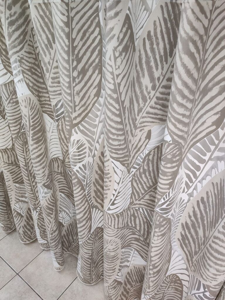 tenda a metro in devorè altezza 3 metri tortora 7 IMG20250927111452 risultato