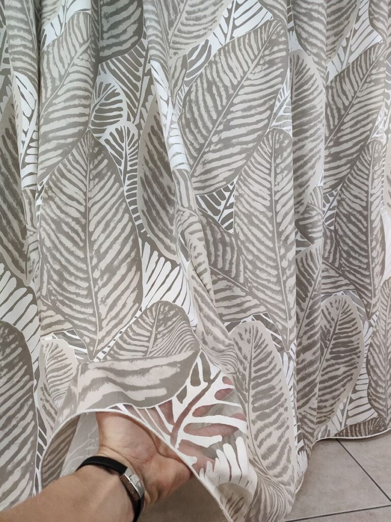 tenda a metro in devorè altezza 3 metri tortora 6 IMG20250927111501 risultato