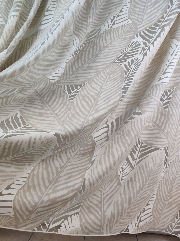 tenda a metro in devorè altezza 3 metri beige 5 IMG20250927121729 risultato