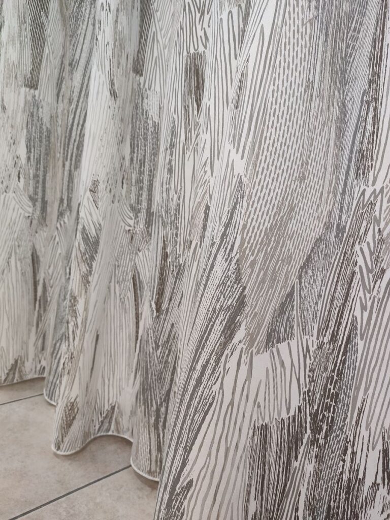 tenda a metro in devorè altezza 3 metri grigio 8 IMG20250927123411 risultato