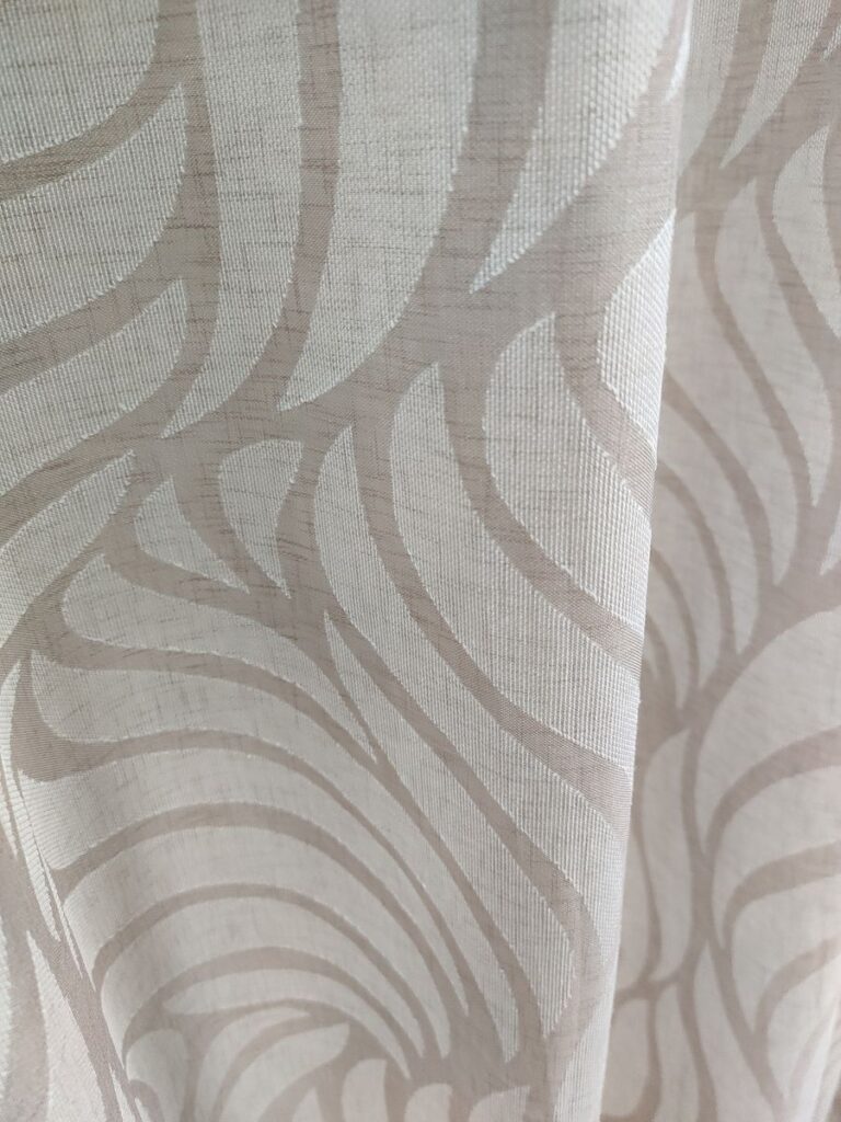 tenda a metro in devorè altezza 3 metri effetto lino col. tortora 10 IMG20251016120609 risultato