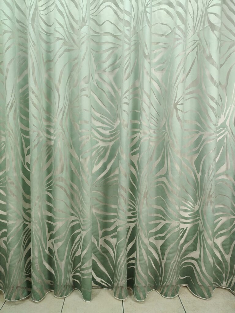 tenda a metro in devorè altezza 3 metri verde 12 IMG20251016121557 risultato