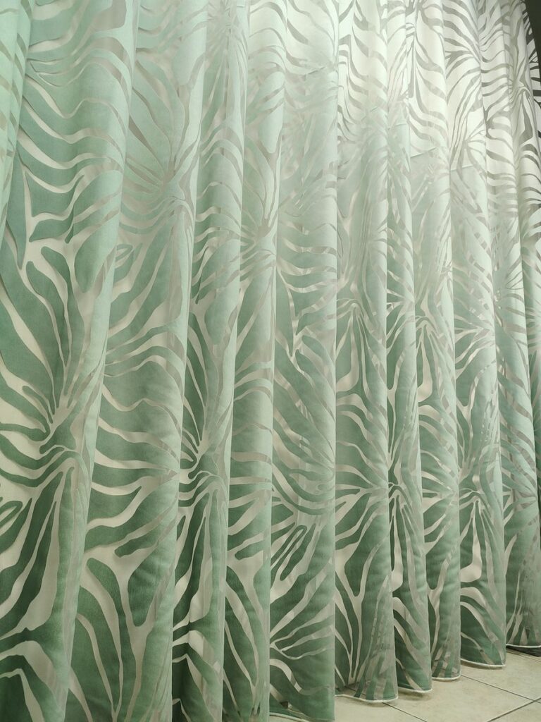 tenda a metro in devorè altezza 3 metri verde 14 IMG20251016121612 risultato