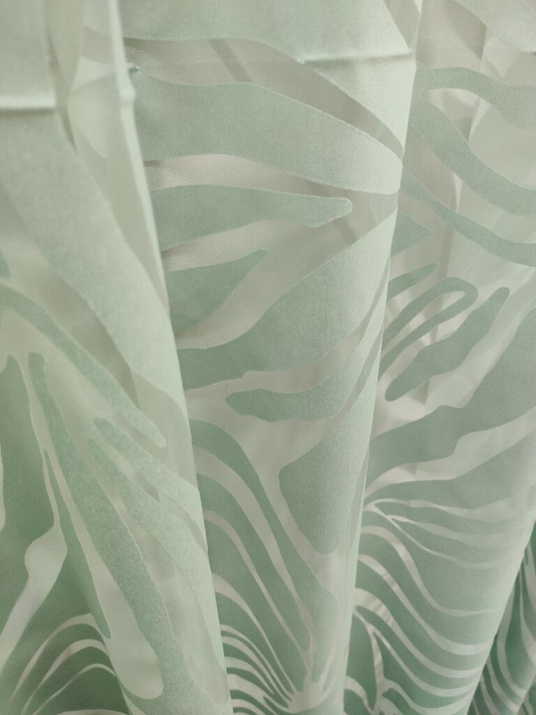 tenda a metro in devorè altezza 3 metri verde 9 IMG20251016121625 risultato