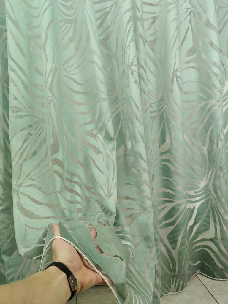 tenda a metro in devorè altezza 3 metri verde 4 IMG20251016121654 risultato