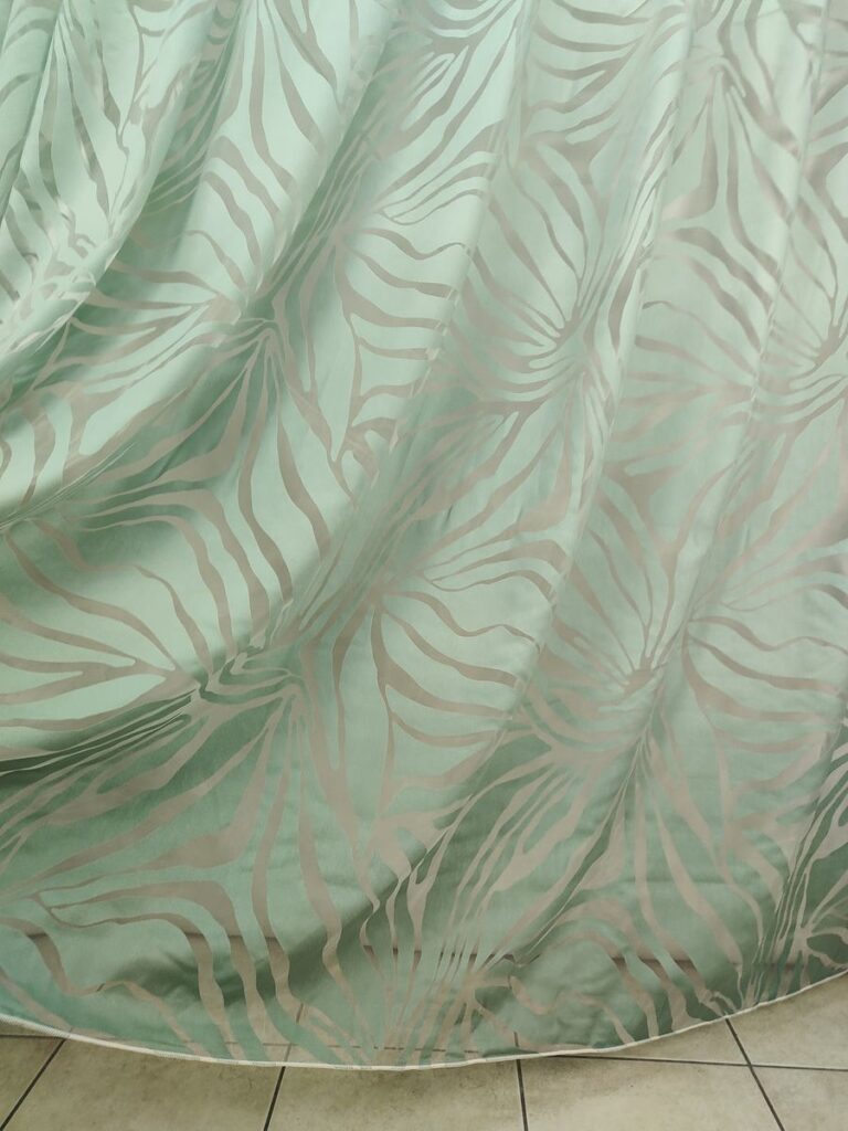 tenda a metro in devorè altezza 3 metri verde 3 IMG20251016121658 risultato