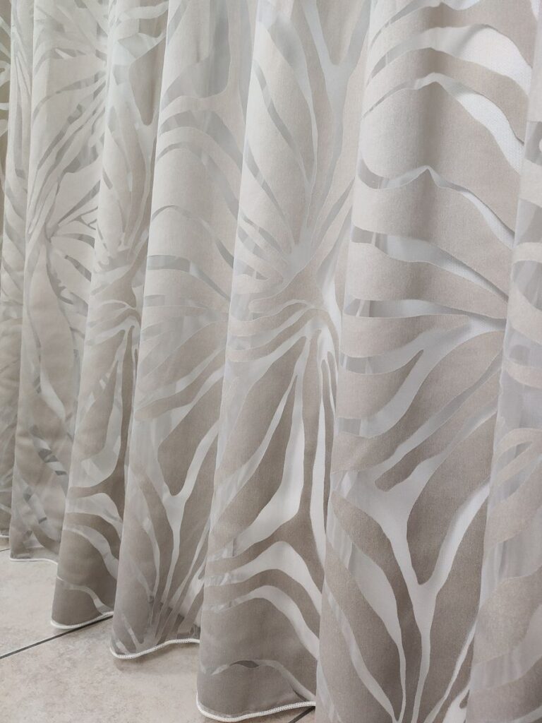 tenda a metro in devorè altezza 3 metri tortora 6 IMG20251016122741 risultato