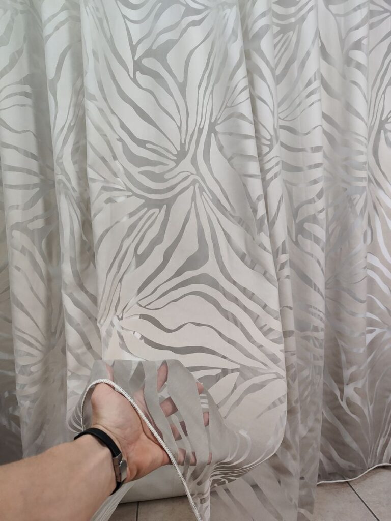 tenda a metro in devorè altezza 3 metri tortora 3 IMG20251016122755 risultato