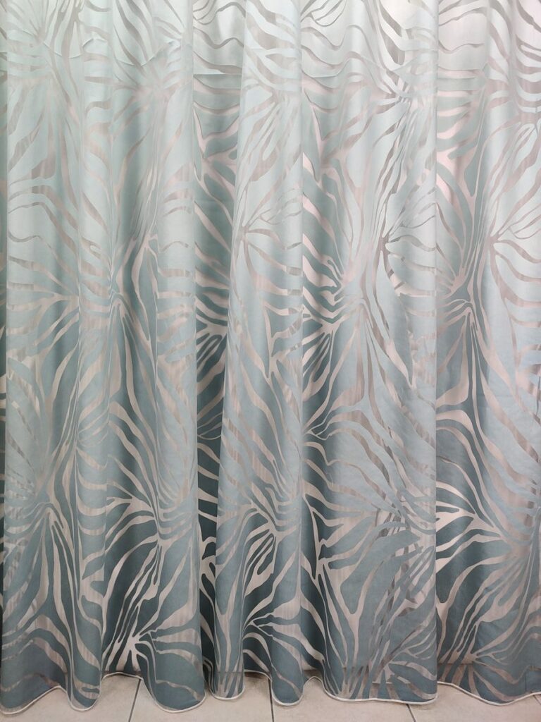 tenda a metro in devorè altezza 3 metri ottanio 12 IMG20251016123605 risultato