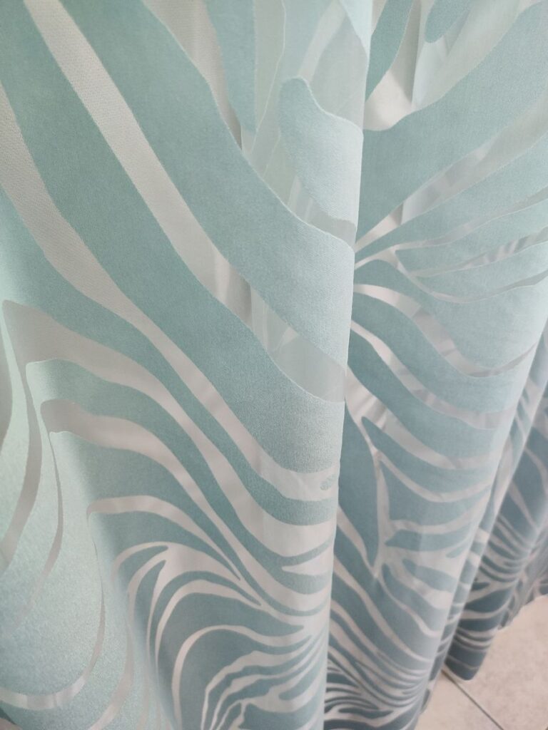 tenda a metro in devorè altezza 3 metri ottanio 18 IMG20251016123635 risultato