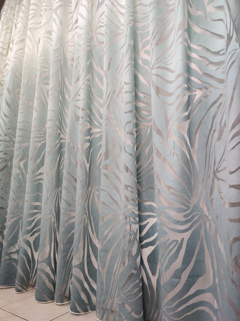 tenda a metro in devorè altezza 3 metri ottanio 10 IMG20251016123645 risultato