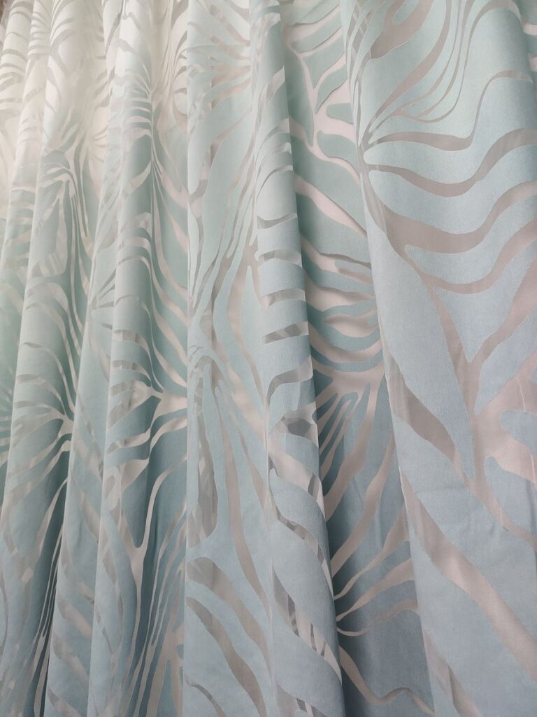 tenda a metro in devorè altezza 3 metri ottanio 8 IMG20251016123649 risultato