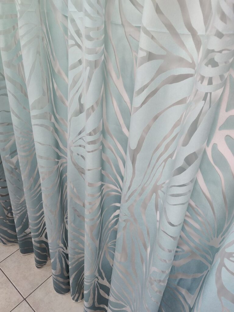 tenda a metro in devorè altezza 3 metri ottanio 7 IMG20251016123654 risultato