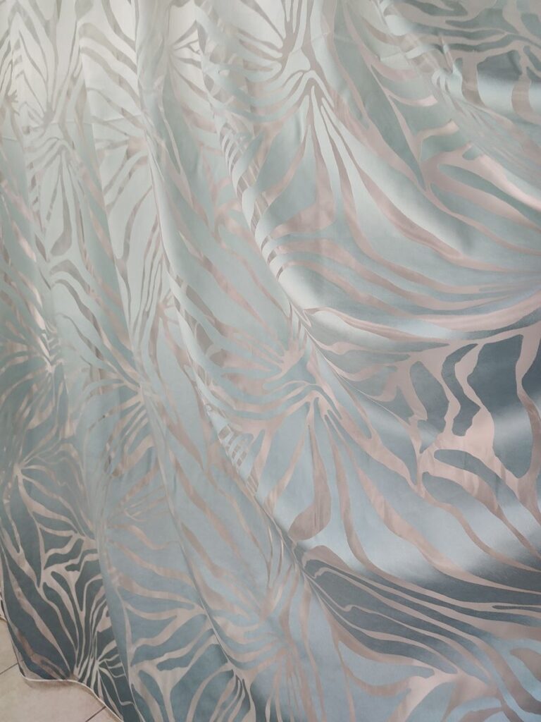 tenda a metro in devorè altezza 3 metri ottanio 3 IMG20251016123731 risultato