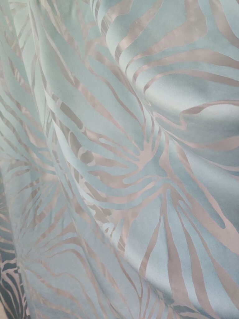 tenda a metro in devorè altezza 3 metri ottanio 2 IMG20251016123732 risultato