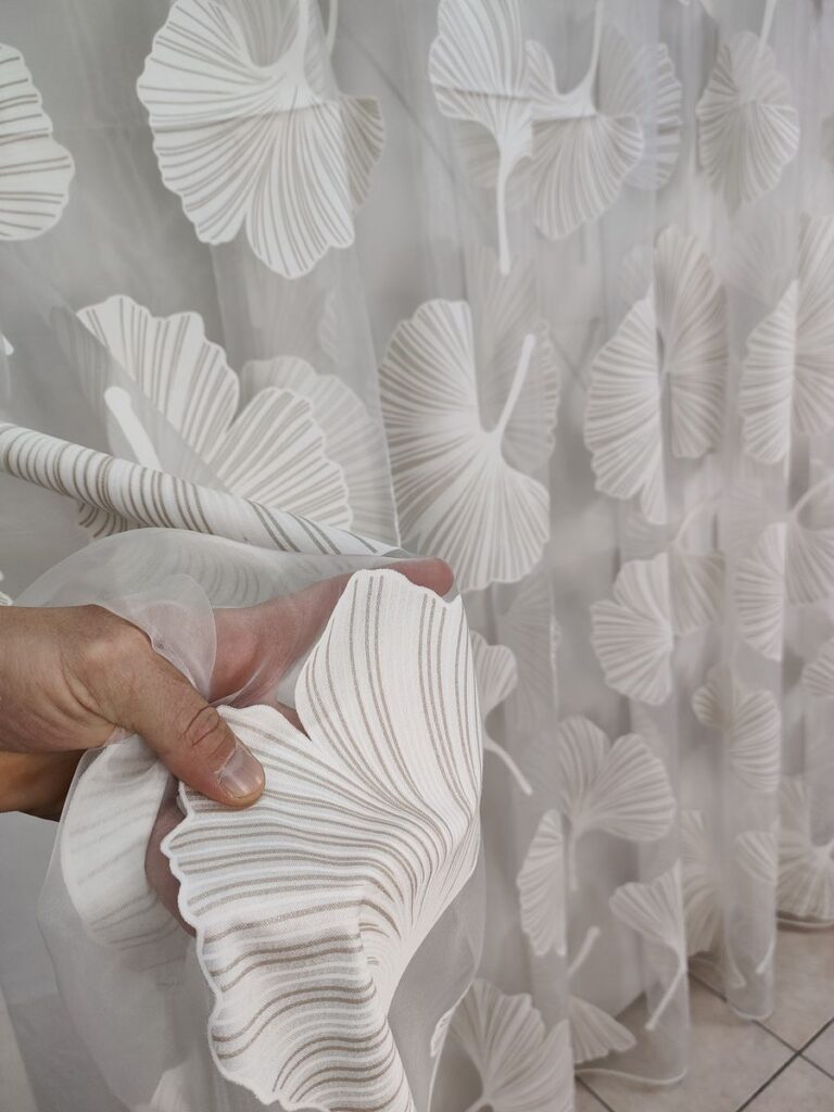 tenda a metro in devorè altezza 3 metri tortora 4 IMG20251016130709 risultato