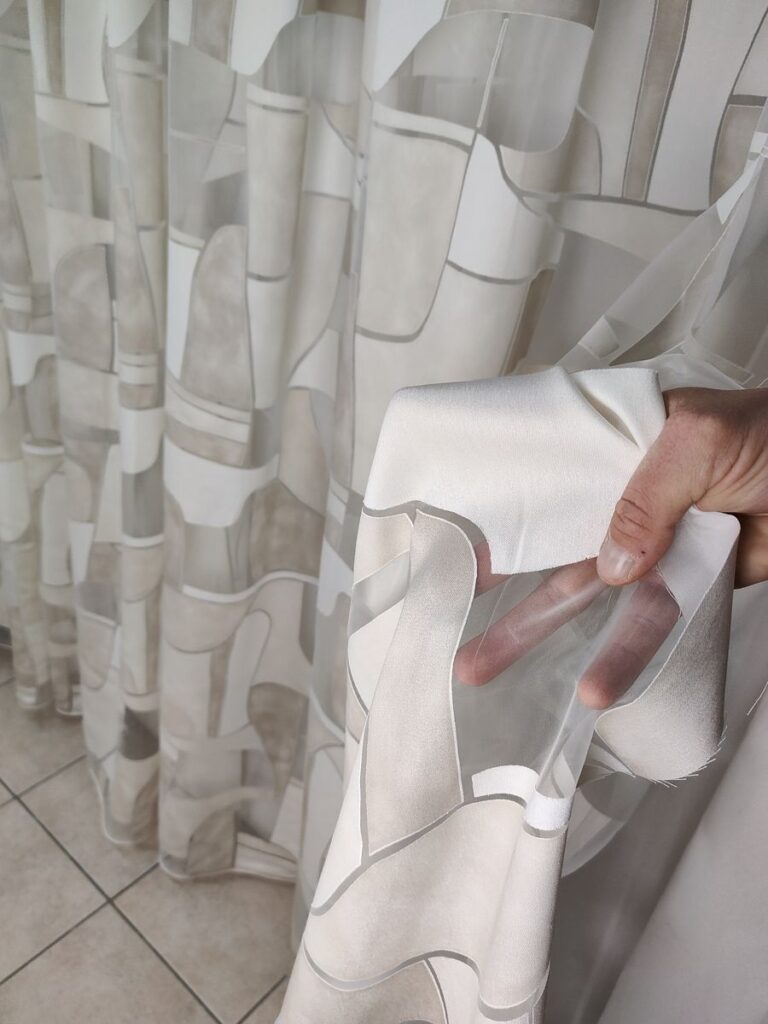 tenda a metro in devorè altezza 3 metri beige 4 IMG20251016135612 risultato