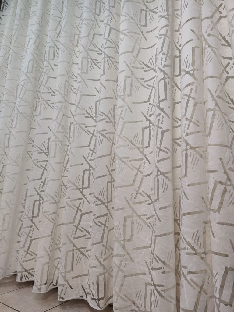 tenda a metro in devorè altezza 3 metri effetto lino naturale 6 IMG20251022124103 risultato