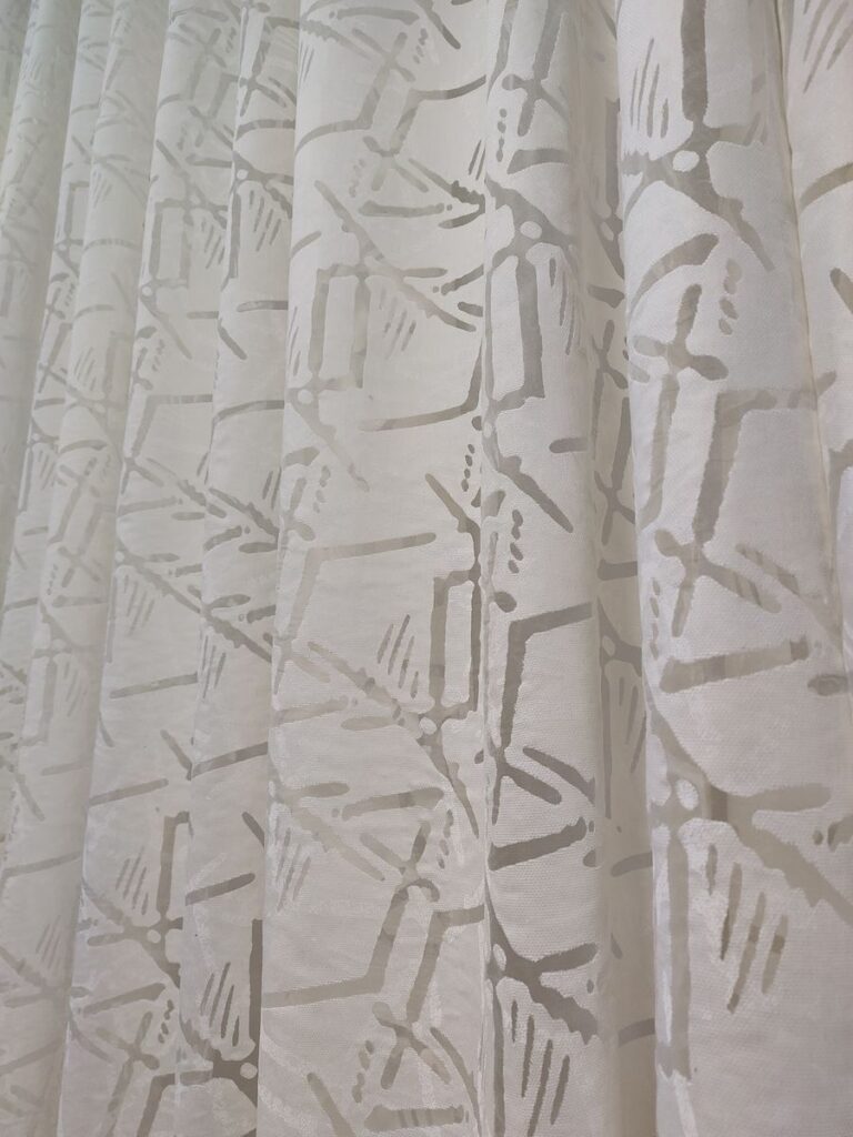 tenda a metro in devorè altezza 3 metri effetto lino naturale 3 IMG20251022124108 risultato