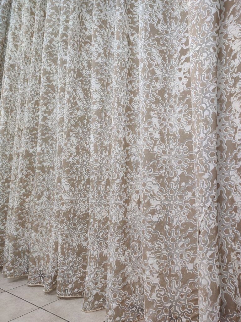 tenda a metro in devorè altezza 3 metri tortora 6 IMG20251031104805 risultato