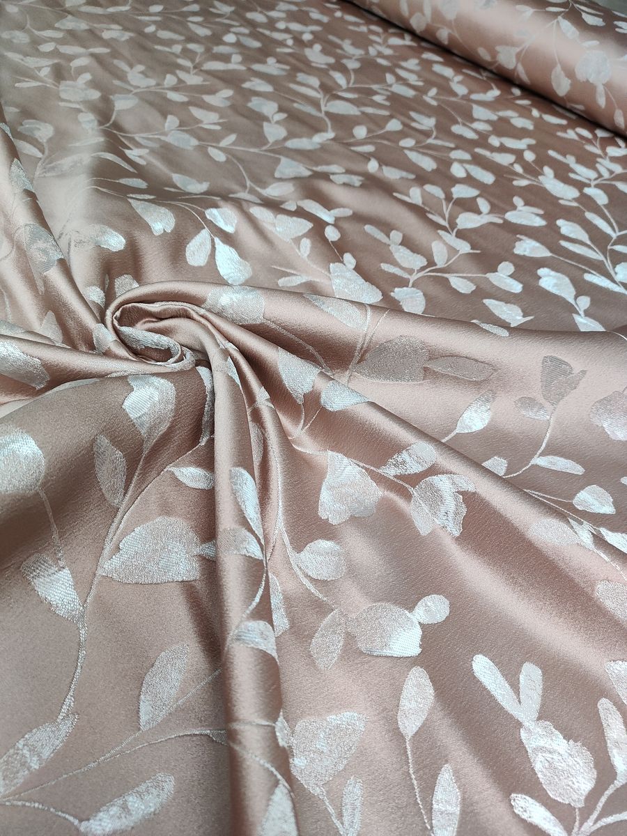 tappezzeria a metro rosa 4 Tappezzeria a Metro Rosa - immagine 4