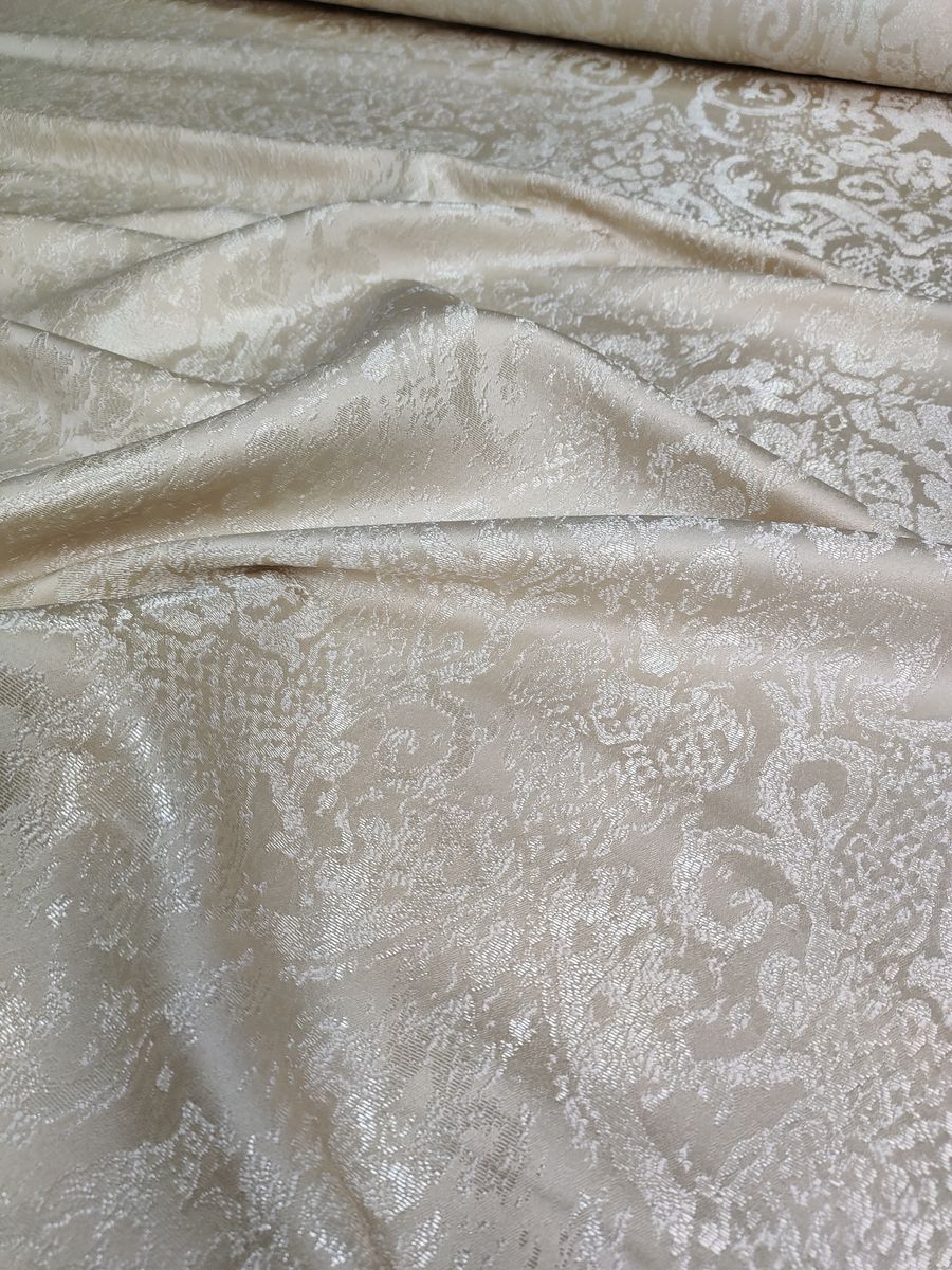 tappezzeria a metro beige 10 Tappezzeria a Metro Beige - immagine 10