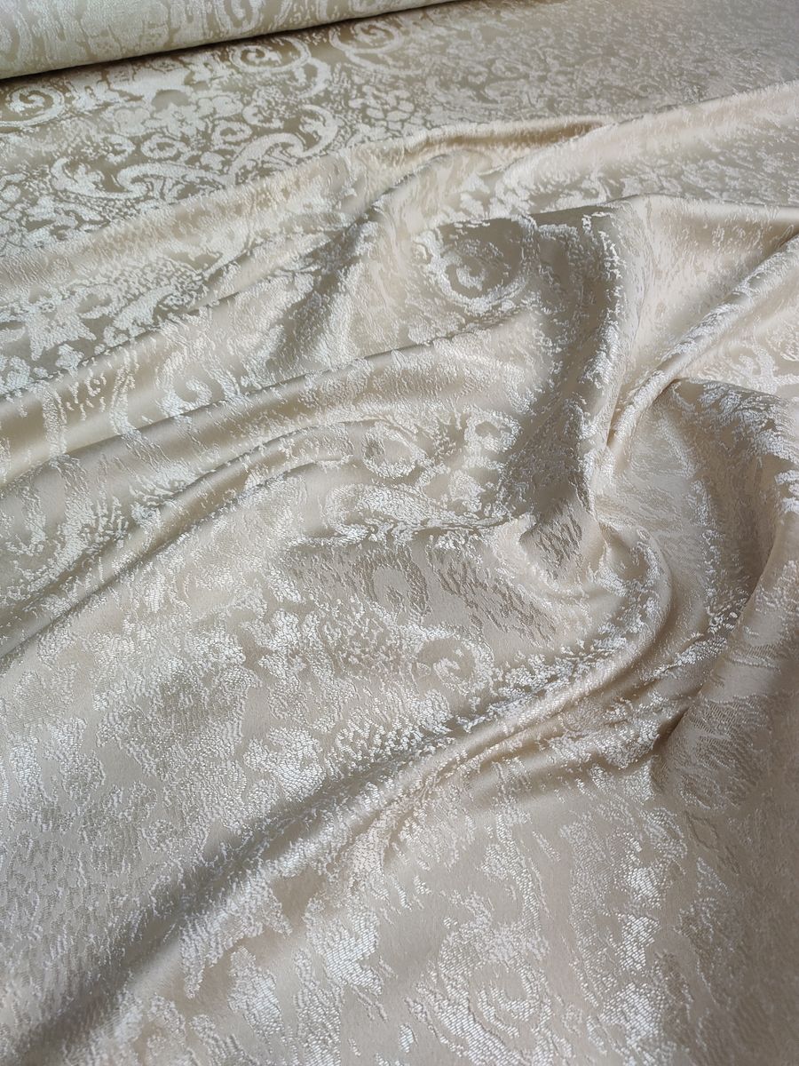 tappezzeria a metro beige 9 Tappezzeria a Metro Beige - immagine 9