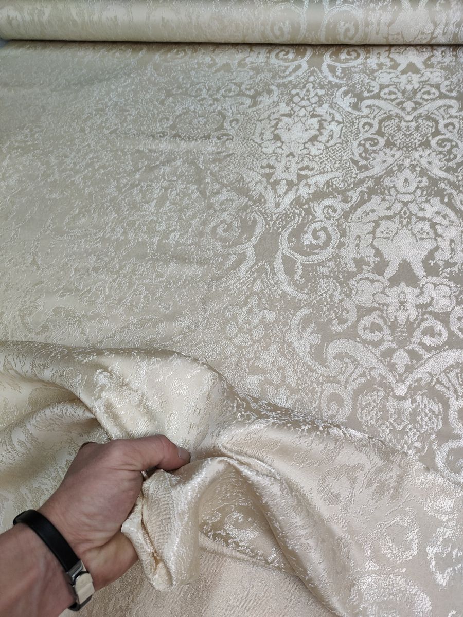 tappezzeria a metro beige 3 Tappezzeria a Metro Beige - immagine 3