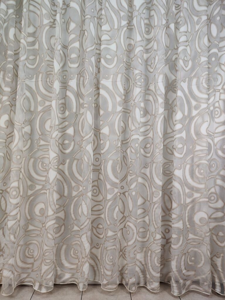 tenda a metro in devorè altezza 3 metri tortora 18 IMG20251217123311 risultato