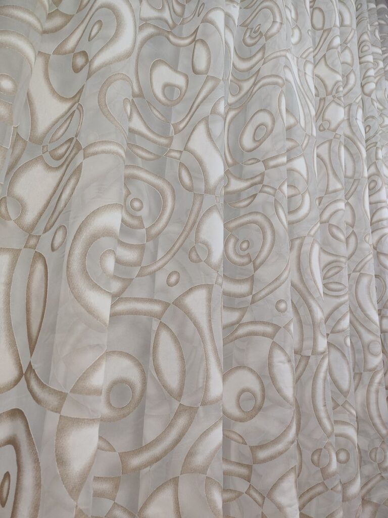 tenda a metro in devorè altezza 3 metri tortora 13 IMG20251217123333 risultato