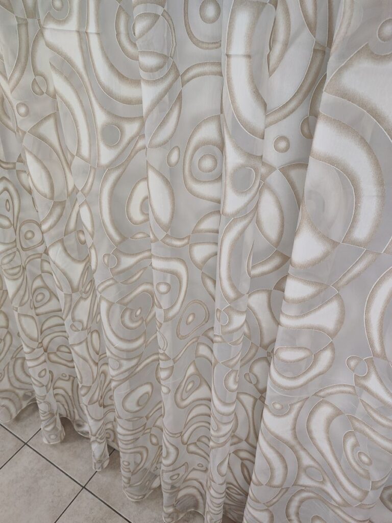 tenda a metro in devorè altezza 3 metri tortora 7 IMG20251217123400 risultato